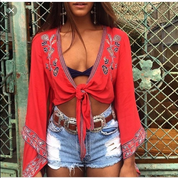 entro Tops - NWT Moroccan Days Bell Sleeve Crop Top